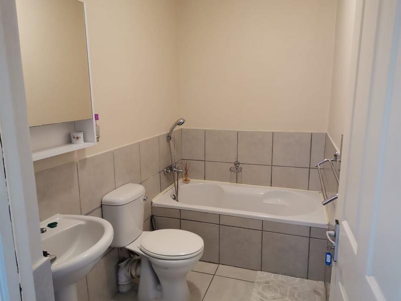 To Let 2 Bedroom Property for Rent in Island View Western Cape